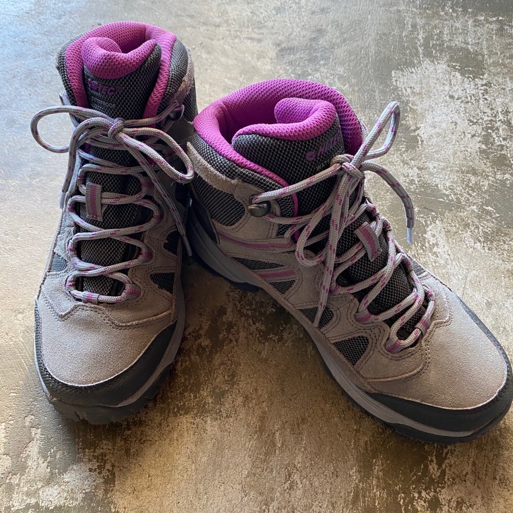 Woman’s Hi-Tec hiking boots